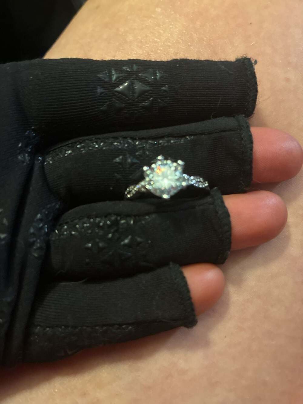 1pc 3 Carat Exquisite Aurora 6-Prong Moissanite Ring, S925 Sterlingsilver